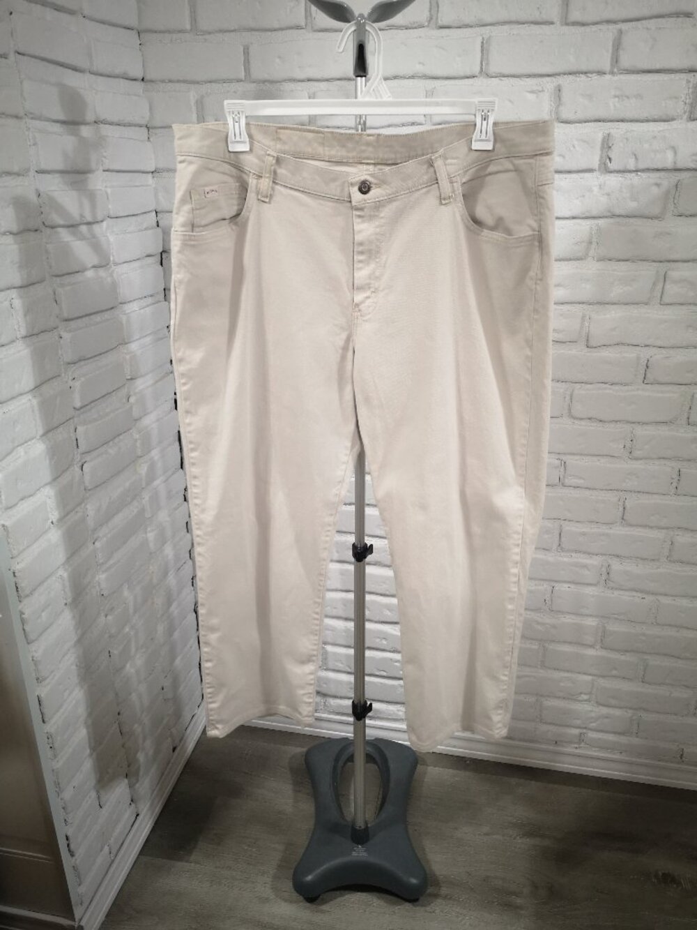 Riders Ladies Size 20WP Tan Zipper & Button Closure Straight Leg Jeans Resort